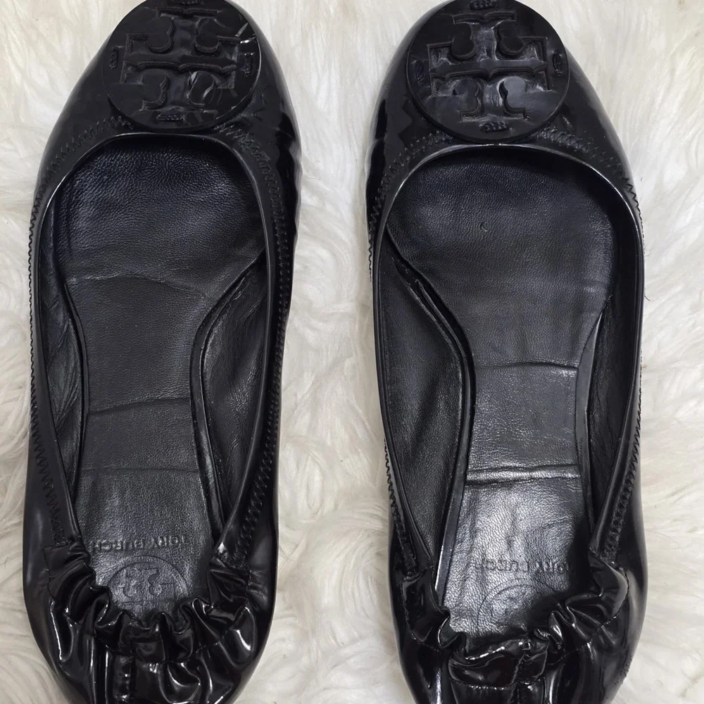 Tory Burch Black Patent Logo Round-Toe Ballet Flats